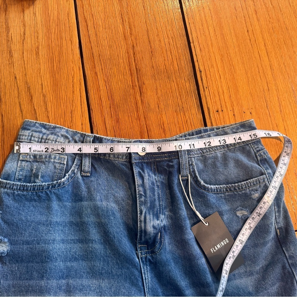 Flamingo Distressed Raw Hem Jeans – Size Medium nwt - Picture 4 of 4